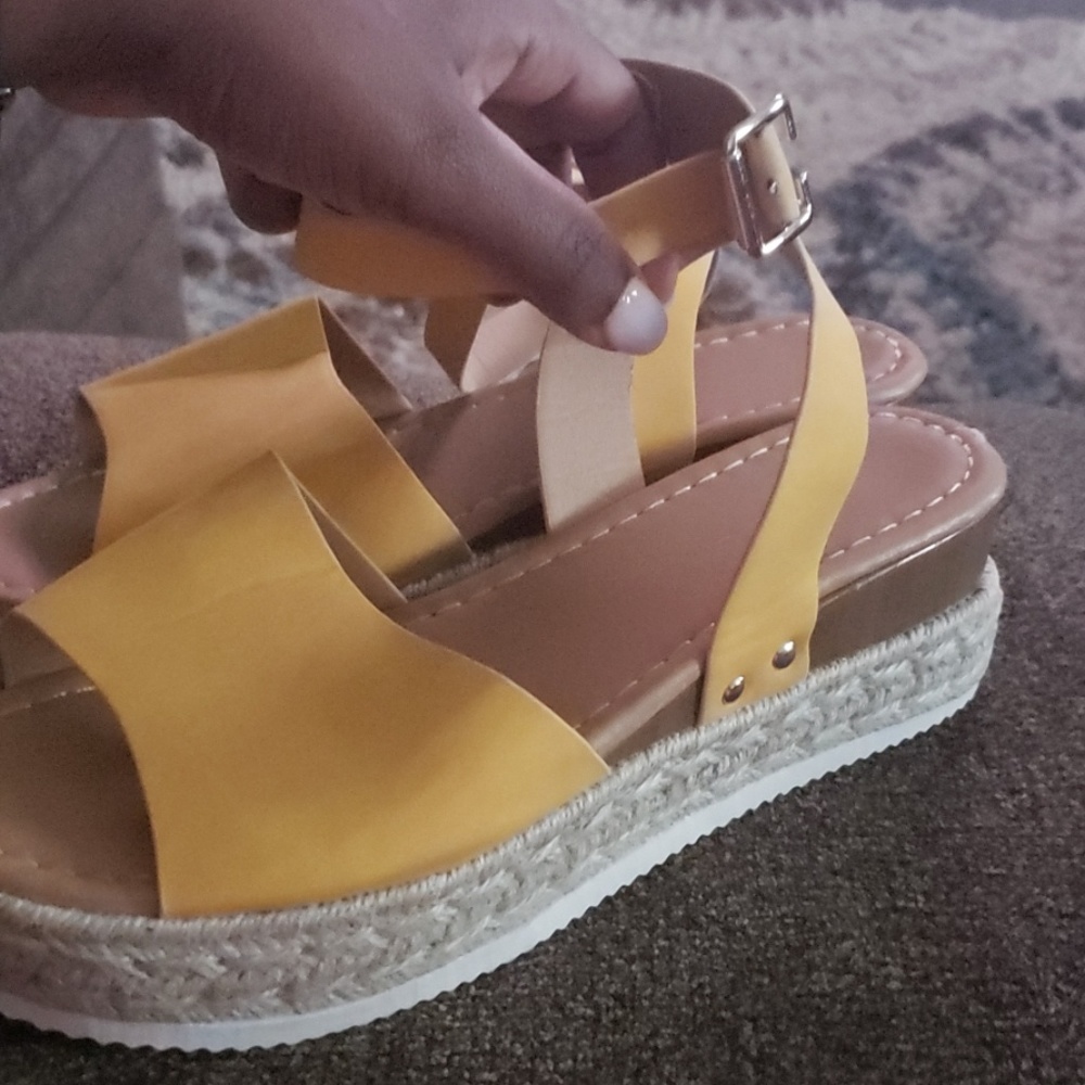 Sandals - Picture 3 of 3